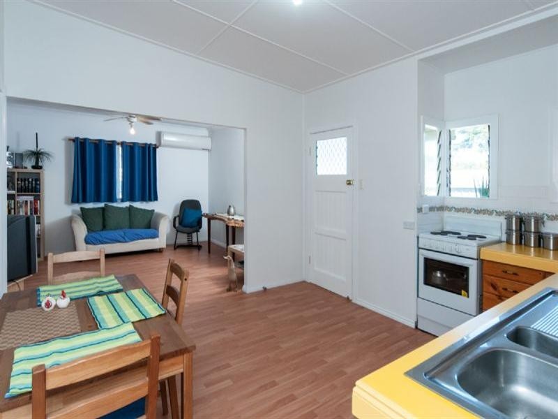 66 Smiths Road, Goodna QLD 4300