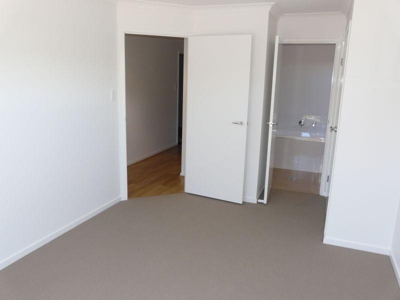 27 Caraway Street, Springfield Lakes QLD 4300