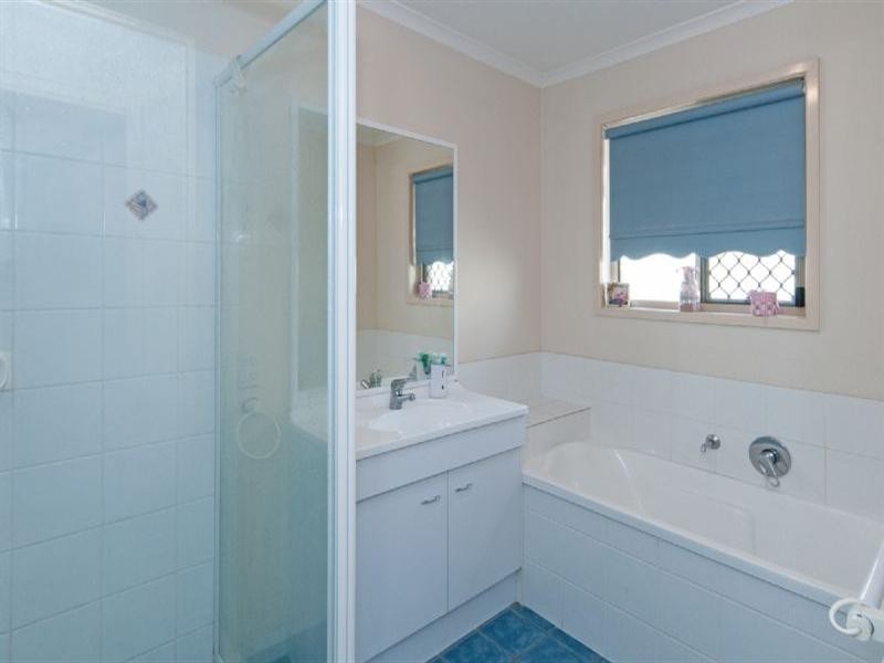 6 Daintree Place, Redbank QLD 4301