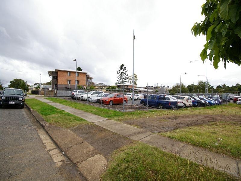 7 South Station Road, Booval QLD 4304