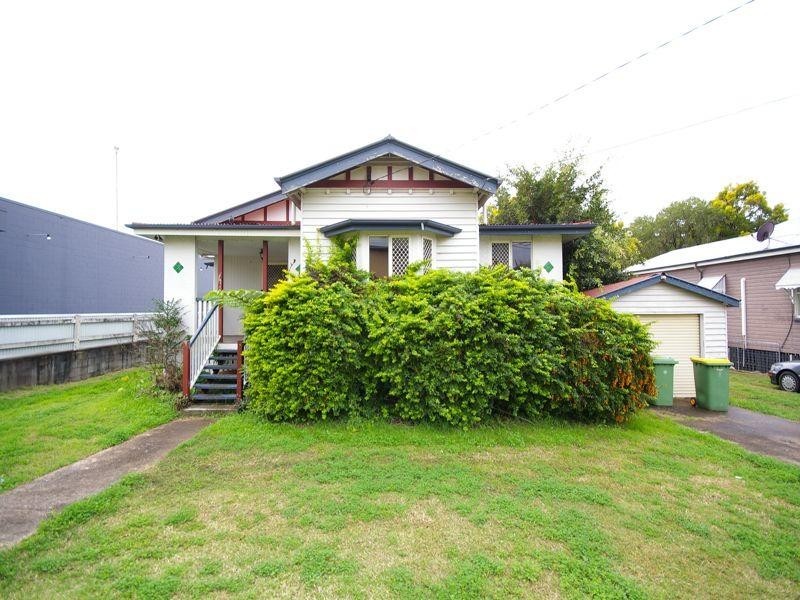 14A Clifton Street, Booval QLD 4304