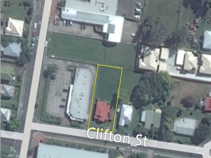 14A Clifton Street, Booval QLD 4304