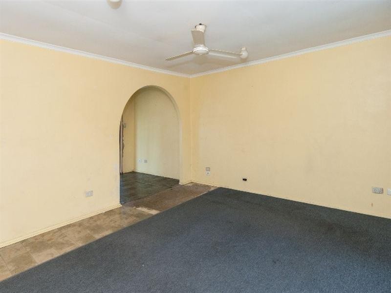 4 Debbie Close, Camira QLD 4300