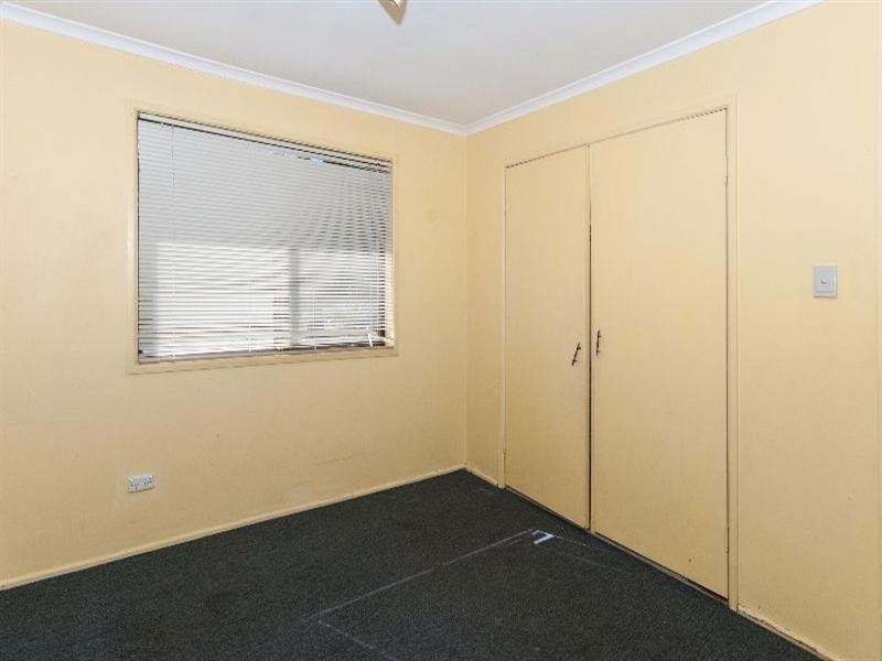 4 Debbie Close, Camira QLD 4300