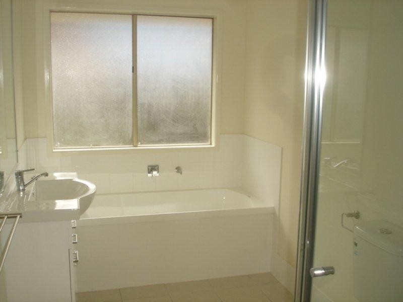 9A Lewis Street, Redbank QLD 4301