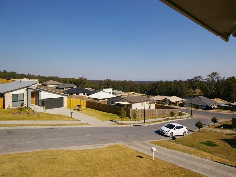 37 Neptune Crescent, Brassall QLD 4305