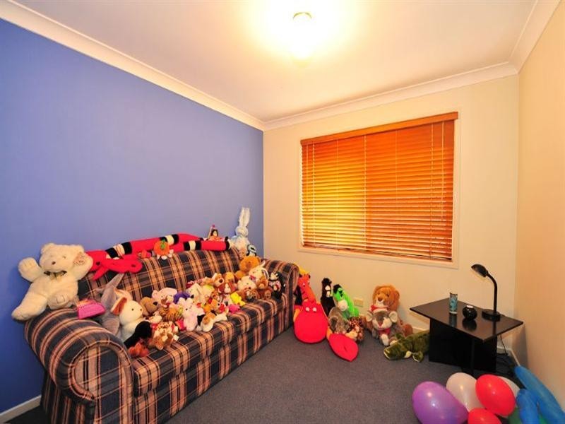 33 Whitmore Crescent, Goodna QLD 4300