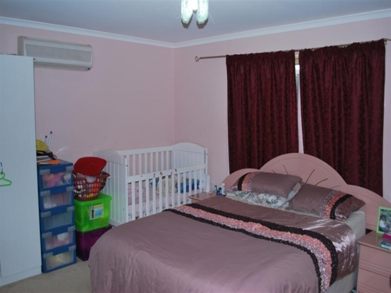 8 Forrest Crescent, Redbank Plains QLD 4301