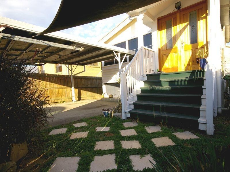 12a Albert, Goodna QLD 4300