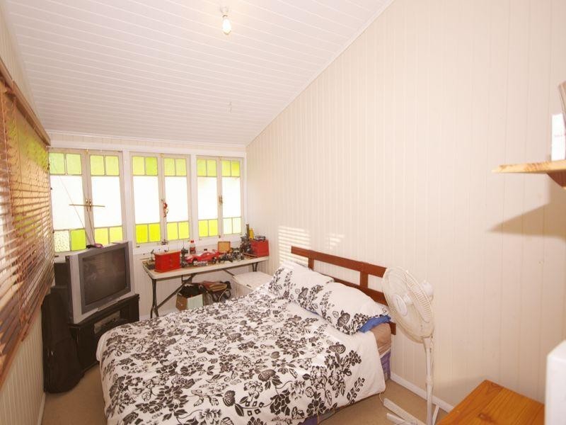 12a Albert, Goodna QLD 4300