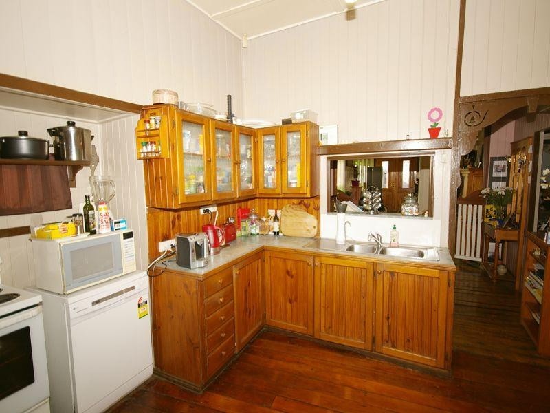 12a Albert, Goodna QLD 4300