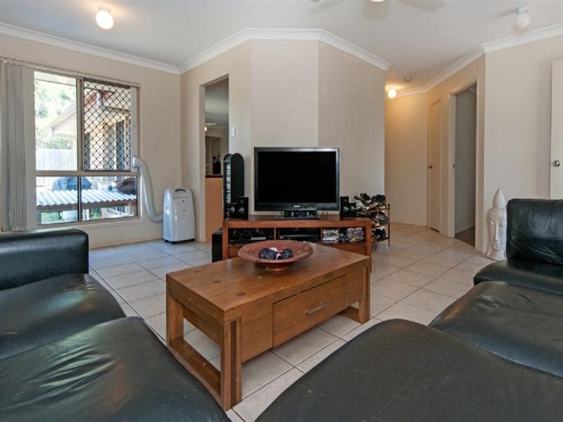 9 Demmers Court, Goodna QLD 4300