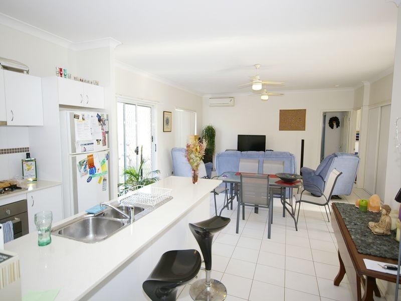 3 Reynolds Close, Redbank Plains QLD 4301