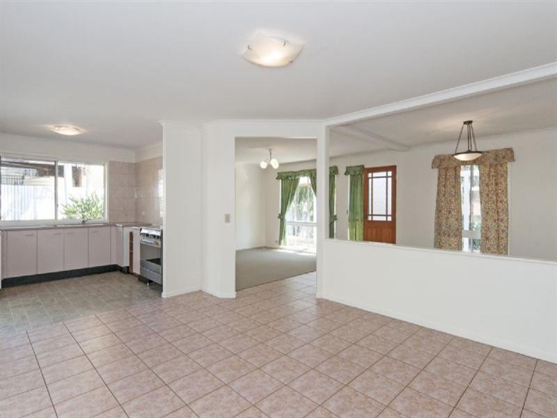 16 Vanessa Court, Camira QLD 4300