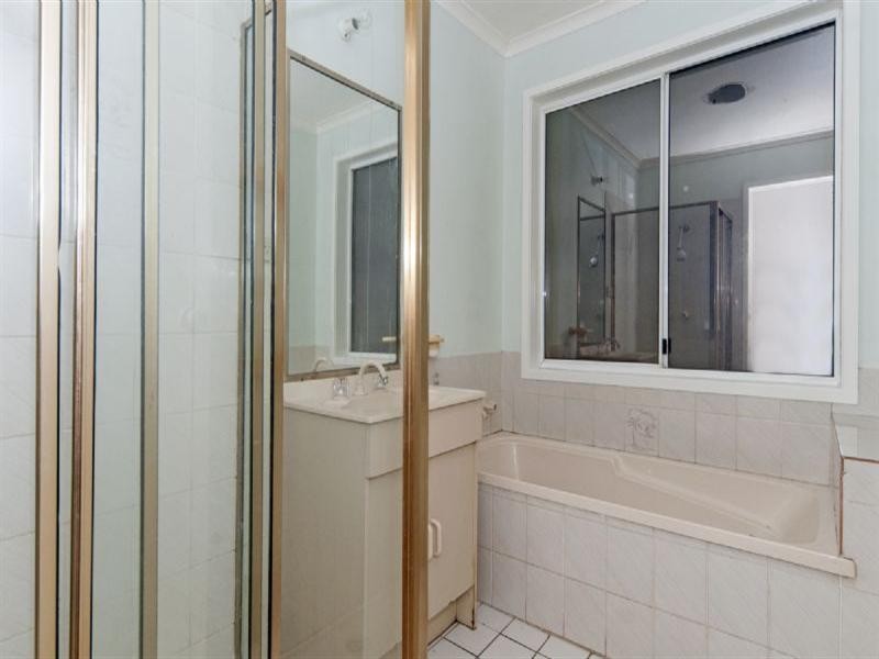 16 Vanessa Court, Camira QLD 4300