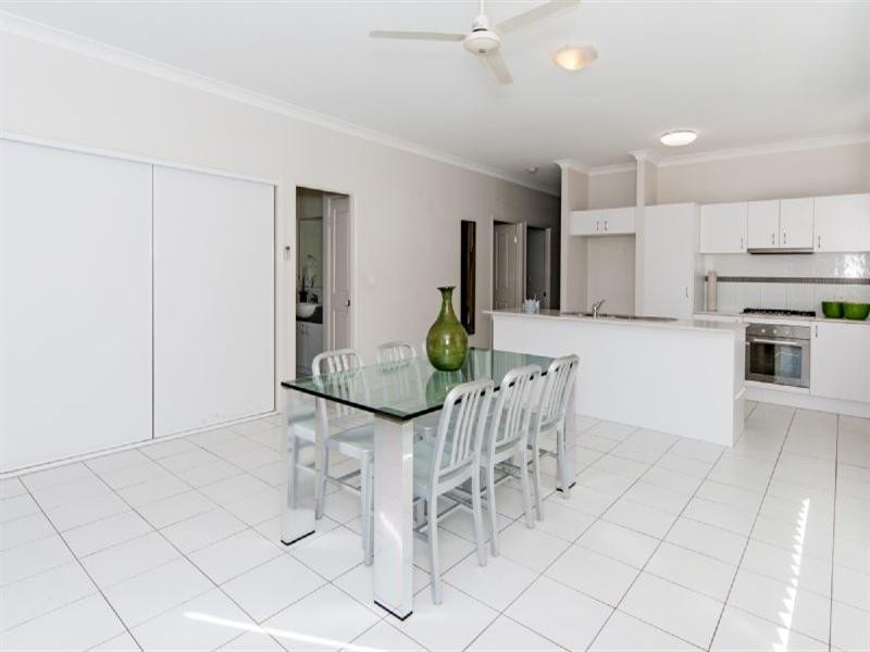 9 Raleigh Place, Redbank Plains QLD 4301