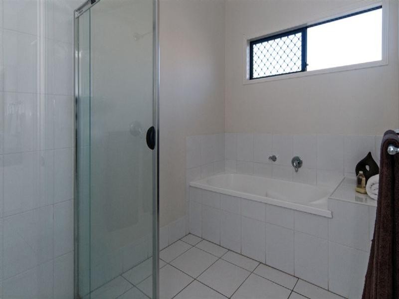 9 Raleigh Place, Redbank Plains QLD 4301