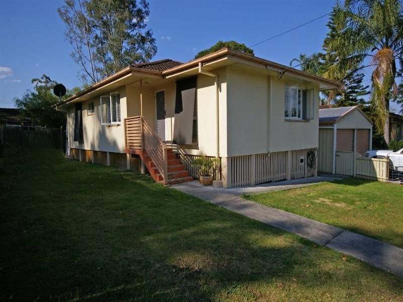 17 Overell Crescent, Riverview QLD 4303