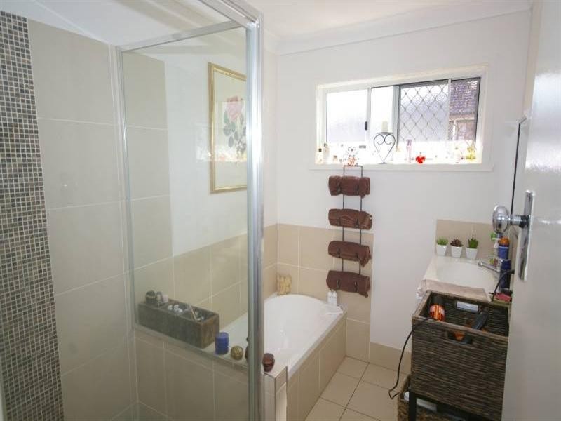 17 Overell Crescent, Riverview QLD 4303