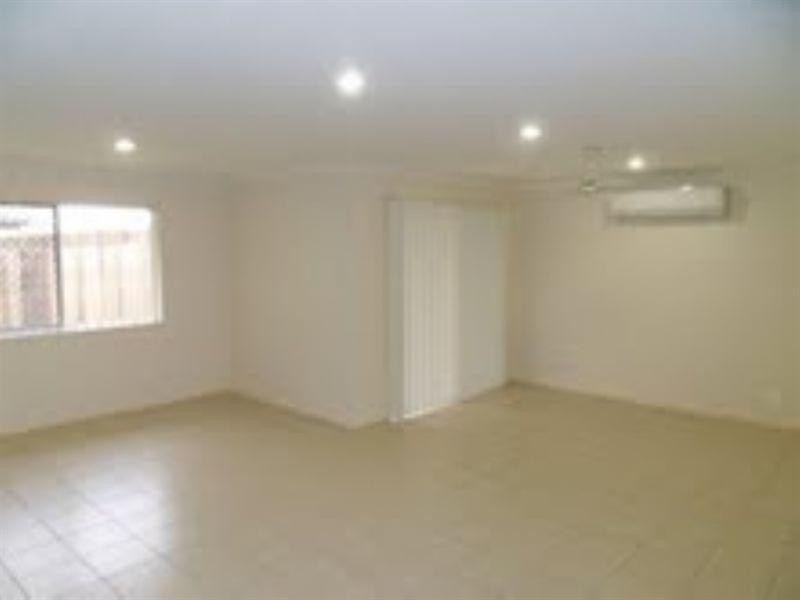 1/7 Coombe Close, Redbank Plains QLD 4301