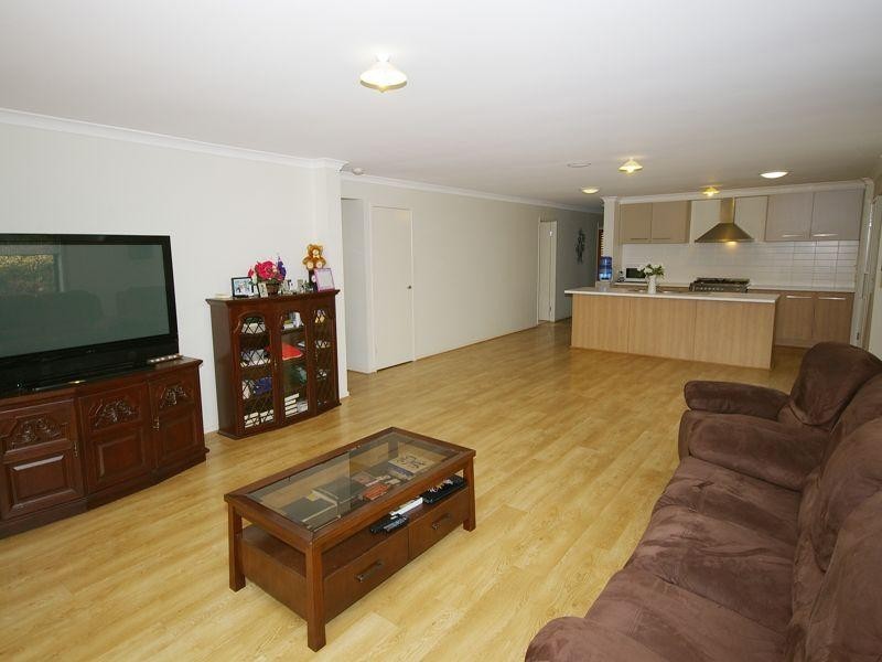 180 Alawoona Street, Redbank Plains QLD 4301