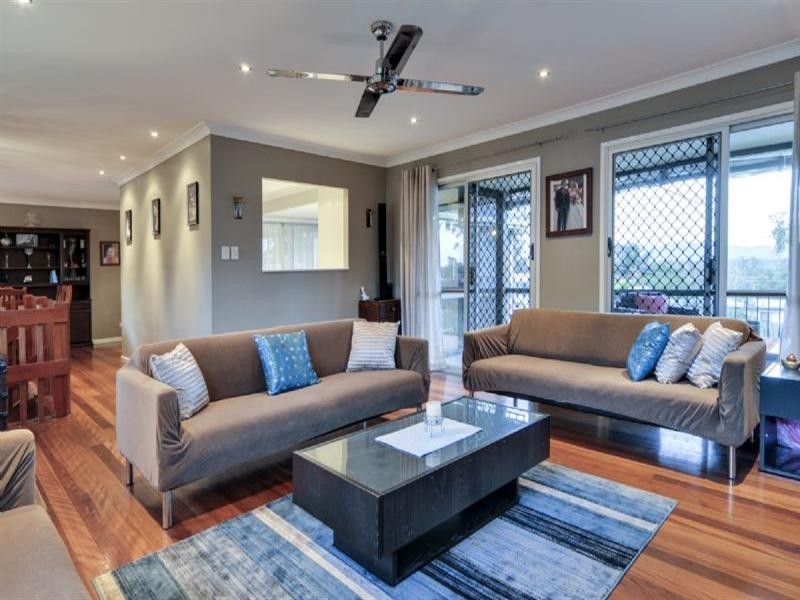 13 Dawn Parade, Riverview QLD 4303