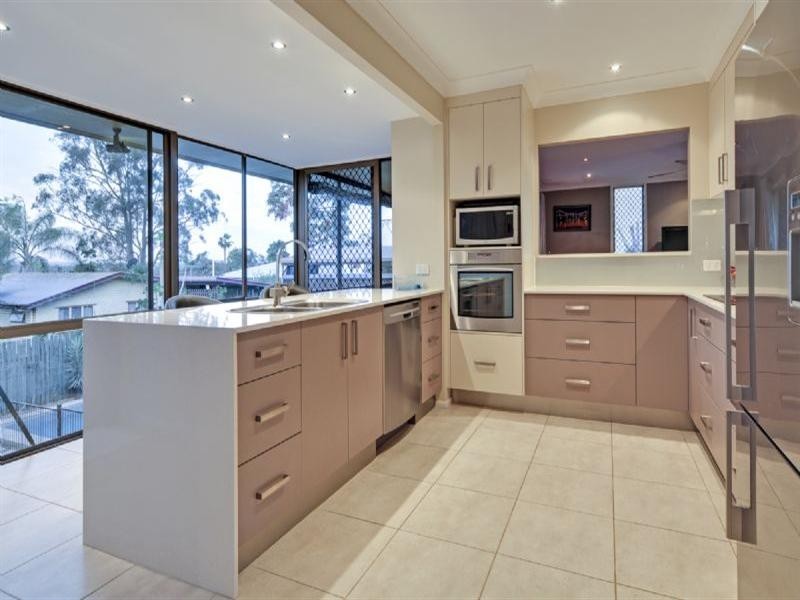 13 Dawn Parade, Riverview QLD 4303