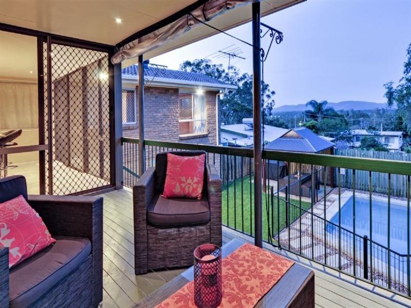 13 Dawn Parade, Riverview QLD 4303