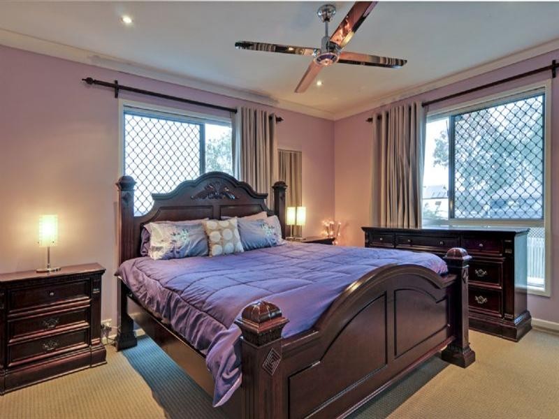 13 Dawn Parade, Riverview QLD 4303