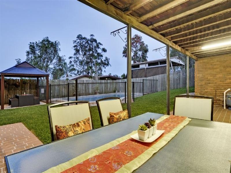 13 Dawn Parade, Riverview QLD 4303
