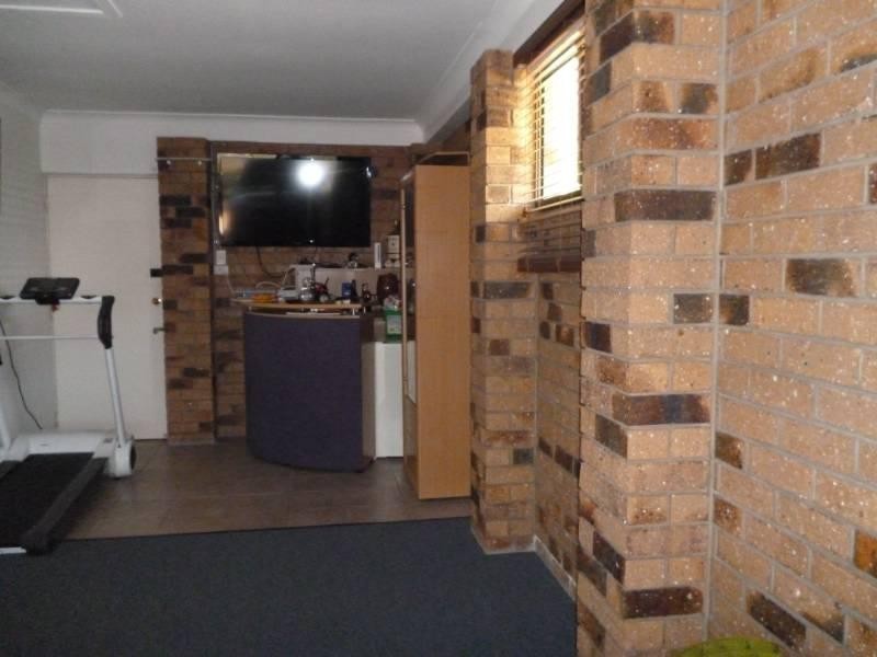 21 Crestwood Drive, Camira QLD 4300