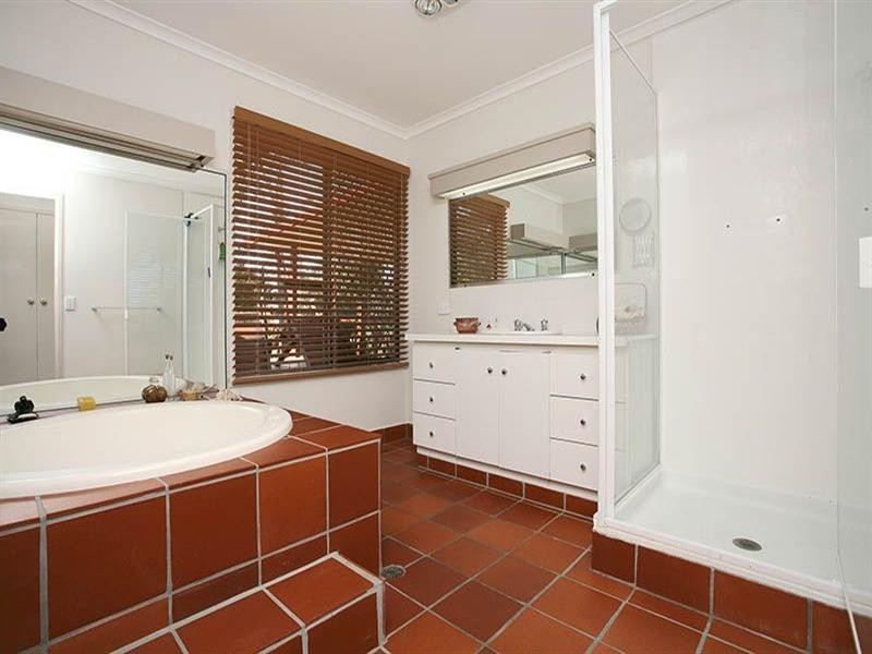 6 Jayvilla Court, Bellbird Park QLD 4300