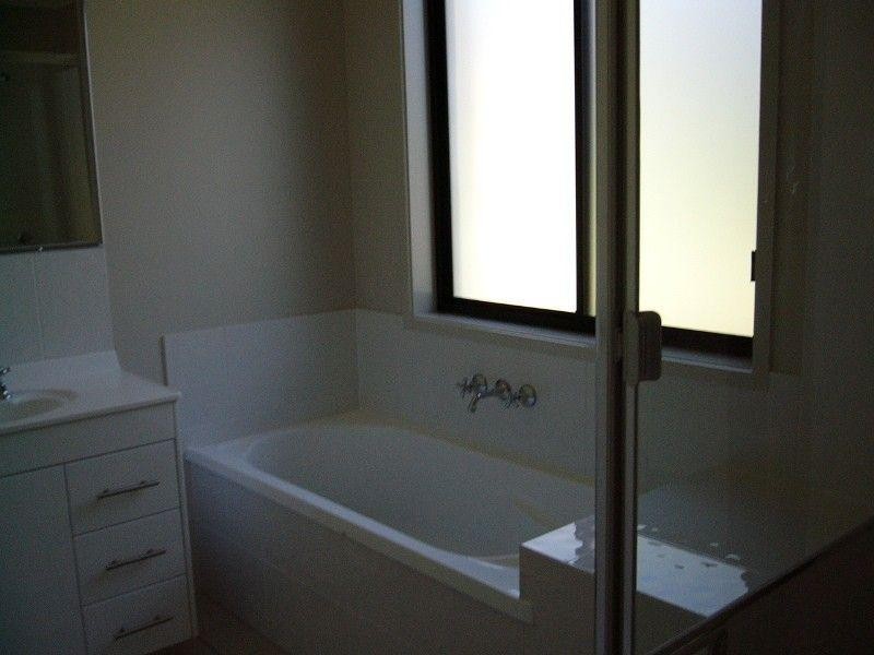 8 Deborah Drive, Collingwood Park QLD 4301