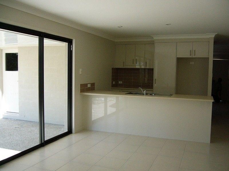 8 Deborah Drive, Collingwood Park QLD 4301