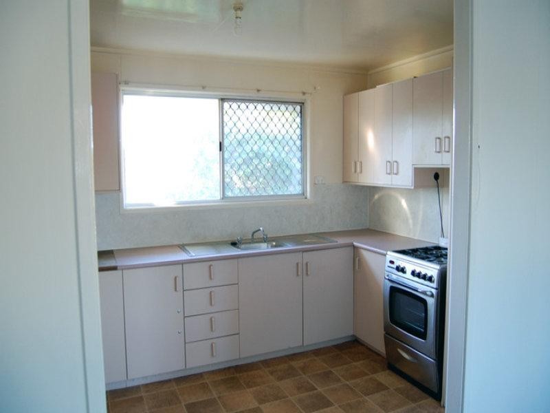 12 Lightbody, Goodna QLD 4300