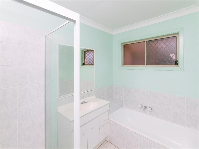 389 South Station Road, Raceview QLD 4305