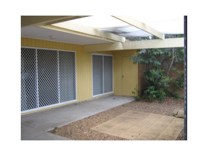 2/242 Redbank Plains Road, Bellbird Park QLD 4300