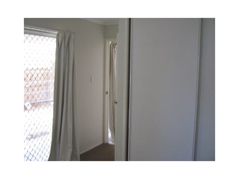 2/242 Redbank Plains Road, Bellbird Park QLD 4300