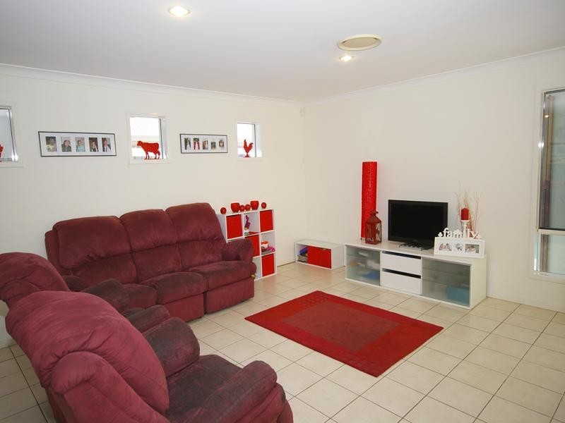 17 Chance Court, Springfield Lakes QLD 4300