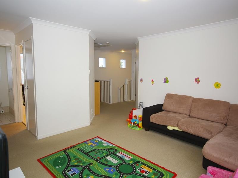 17 Chance Court, Springfield Lakes QLD 4300