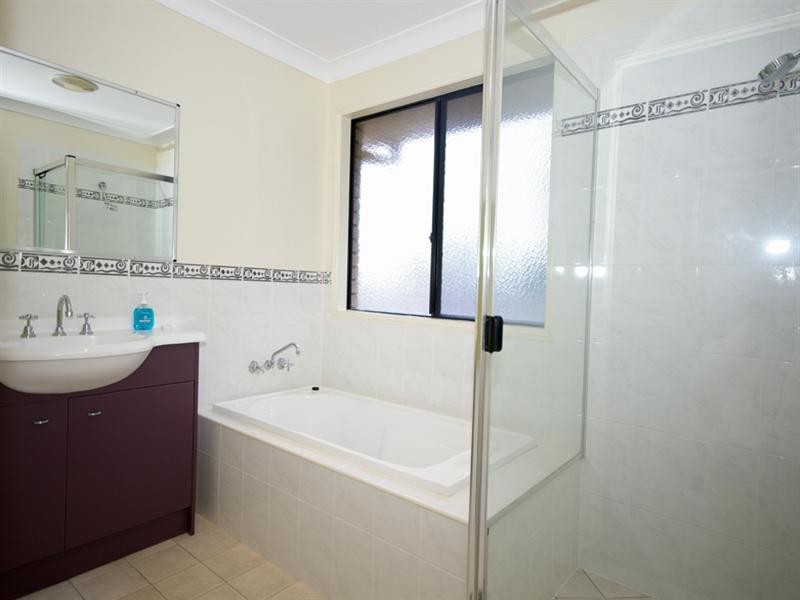 17 Greta Court, Camira QLD 4300