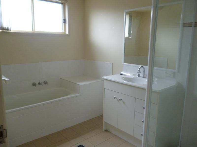 12 Saridakis Court, Goodna QLD 4300