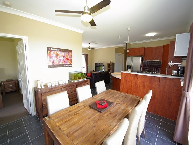 17 Wanderer Crescent, Springfield Lakes QLD 4300
