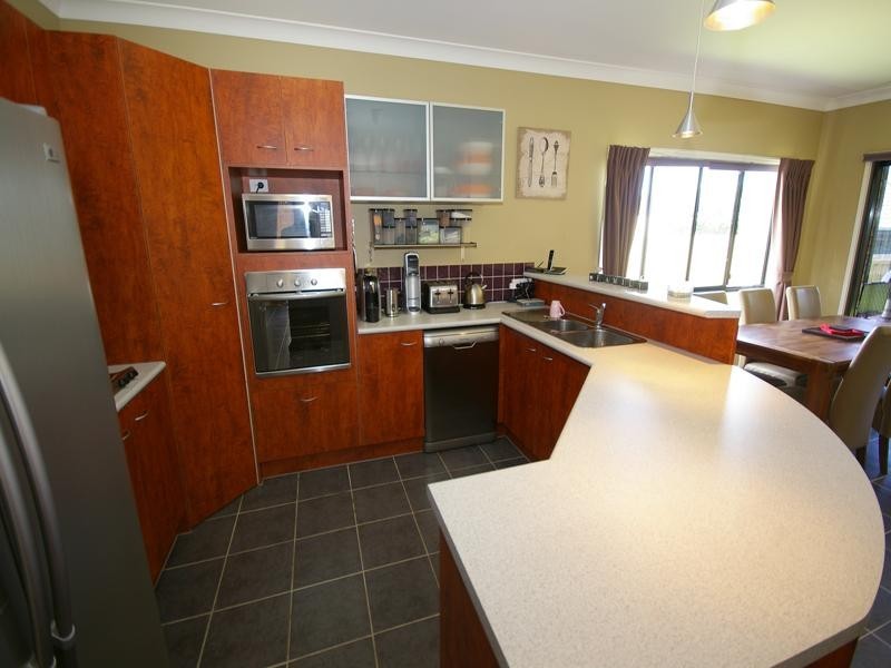 17 Wanderer Crescent, Springfield Lakes QLD 4300