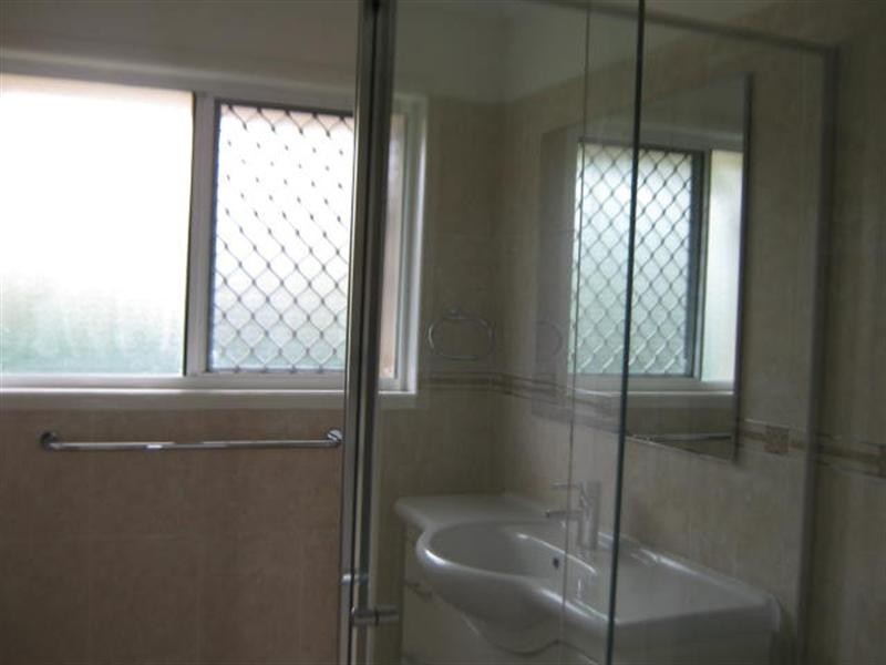 1/5 Broadfoot Drive, Goodna QLD 4300