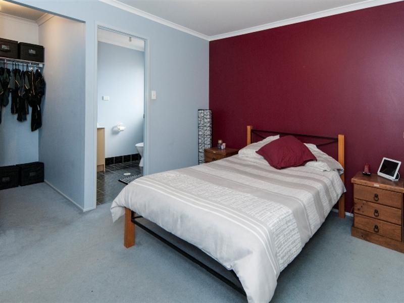 19 Scenic Crescent, Springfield QLD 4300