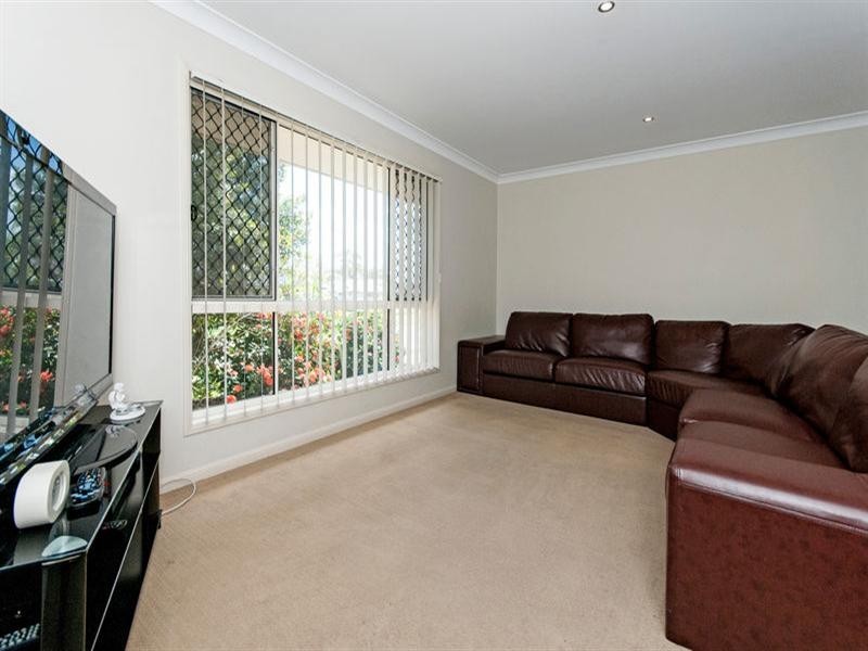 11 Barnes Court, Redbank QLD 4301