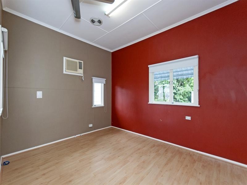 1 Barram Street, Goodna QLD 4300