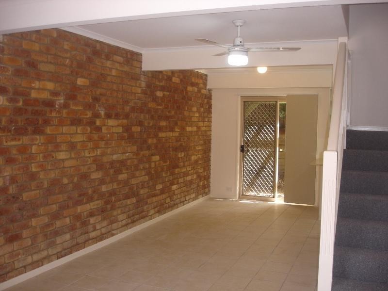 8/13 Bridge Street, Redbank QLD 4301