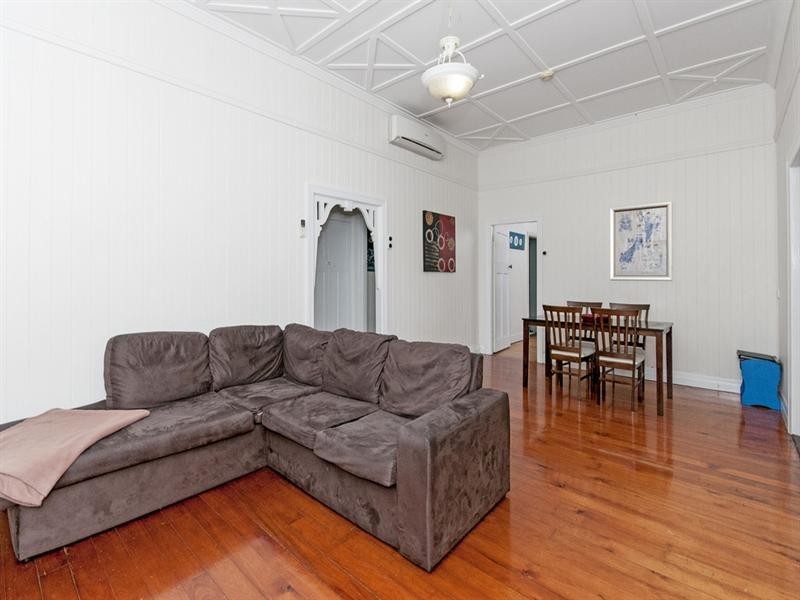 10 View Street, Woodend QLD 4305